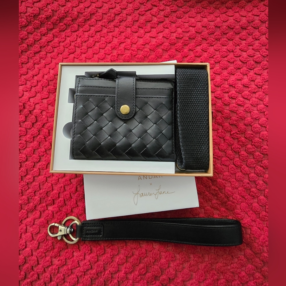 Andar Lo Leather Wallet - Black Woven/Brass Hardware